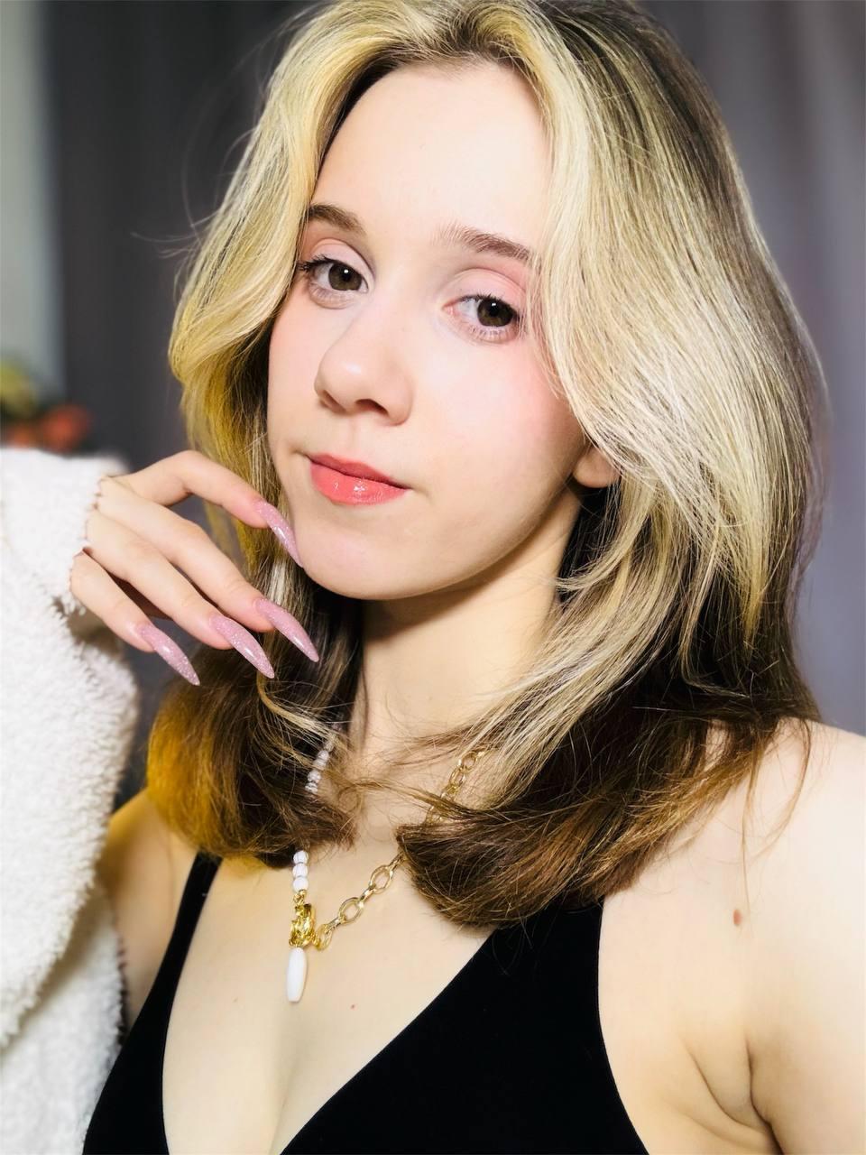 Dearly_emily